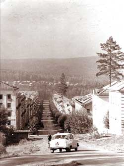 Новоуральск. С ул. Л. Толстого в 1950-х годах началось строительство 4-х этажных домов.